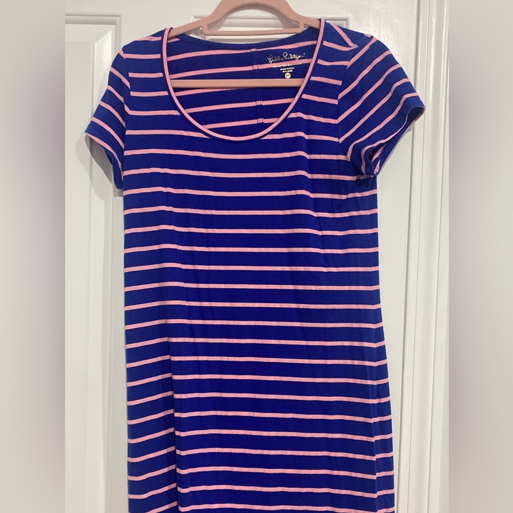 Size M Lilly Pulitzer t shirt dress in EUC